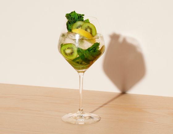 Pavlova Spritz cocktail recipe