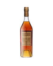  Cognac Tesseron Lot 76 Xo<br>Tradition 700ml  700ML An exceptional blend of reserve stocks of Grande Champagne Cognac, distilled in the mid 1970s and matured in old casks. On the nose there are delicate fragrances of spice, sesame seed, oak, baked pears and brown sugar. The palate is deep and viscous with moderately sweet notes of ripe pear, almond, oloroso sherry, orange peel, and leatherwood honey. The finish has hints of brown sugar with notes of vanilla and salt and has great persistence.