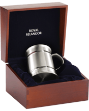  Royal Selangor Tankard 450ml<br>With Gift Box   Simple, straightforward, stylish. With a satin finish pewter tankard as elegant as this, the most understated of embellishments are enough. A gift as classic and timeless as itself. Mark a momentous occasion with this beautiful pewter tankard, presented in a velvet lined wooden gift box. &nbsp;Space is available for personalisation. Size H11cm x 13cm x Dia 9.5cm x 45cL