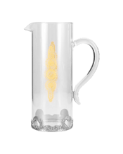  Royal Selangor Ace Pitcher<br>180cl  1.8L The Ace Pitcher is crafted from refined glass and features gold-toned roundels with a pewter ring adorned with heart, diamond, ace, and spade symbols. It combines Victorian-Edwardian elements with practical design for effortless pouring and handling.