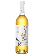  The Han Won Mae Plum Wine<br>750ml  750mL Won Mae Plum Wine 100% plum wine made with yellow plum It is the only Korean plum wine made with 100% plum wine without adding any other fruit wine. Yellow plums harvested in a mature state are soaked with patented manufacturing technology to add the original flavor of plums. Jeju-do honey is added instead of sugar in a traditional manufacturing method to create perfect harmony. It was recognized for its quality by winning awards at the world's three major liquor competitions and Korean liquor c