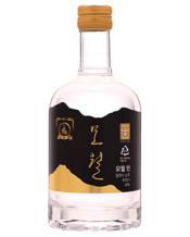 Mowall In Distilled Soju<br>375ml 375ML The source of good liquor is water. Wonju is surrounded by large mountains, providing pristine water that doesn't dry out even during droughts. The basis for tasty liquor is rice, and in Wonju, we use a type called 'Totomi' that is cultivated in pristine water. Chiak Mountain, with its cool temperatures, is suitable for long-term fermentation and aging at low temperatures. With the expertise of our distillery master, our liquor, 'Mowall', is created after going through a lengthy period of low-te