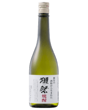  Asahi Shuzo Dassai Shochu<br>720ml  720ML This shochu is made by distilling the sake lees that were peeled off on the day of Dassai sake to extract the alcoholic content.<br>Due to the production method, it is not possible to obtain a large amount of it, but the beautiful fragrance of Dassai is kept in the shochu.<br>The high alcohol content of 39% is also due to the fact that the clean scent is highly drawn out in the best condition.
