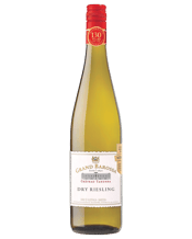  Chateau Tanunda Grand<br>Barossa Dry... 750ML Grand Barossa Riesling draws from the Barossa region’s Germanic history with its exceptional Riesling that are refreshing, dry and displaying all the delicacy, eleganceand finesse of this noble variety. The body of this wine comes from vines planted in the 1920s, adding to the complexity and depth of flavour. This Riesling displays delicate lifted aromas oflime blossom and citrus fruits. Lemon, limeand hints of ripe stonefruit are in abundance.The palate is focused, pure and linear with adelicio