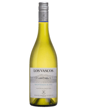  Los Vascos Sauvignon Blanc<br>2022  750ML Los Vascos wines blend Lafite tradition with the unique terroir of Chile to create elegant wines that bring exceptional to the everyday. This vintage offers aromas of asparagus, passion fruit, lemonpeel, green apple, orange blossom and white fruits stand out. The palate has tension, long, with good balance between acidity and volume. The aromatic notes are very consistent on the finish and invite you to continue<br>discovering its complexity.