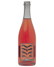  Dive Pet Nat Rosé  750ML Dive Eagle Eye is a zero sulphur bubbly wine made from Shiraz grapes in Central Victoria. The team behind Dive is a small, hands-on crew who make zero additive wine and use people power and minimal intervention over machines and chemicals. This wine is perfect in the fridge or esky, it's a guaranteed refreshing drop to share with friends at a dinner party or at the park.