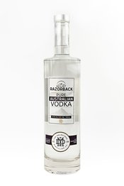  Mount Razorback Vodka 700ml  700ML Australian Made &amp; Owned.<br><br>Crafted by The Melbourne Distilling Co., the triple-distilled and charcoal-filtered Mount&nbsp;Razorback&nbsp;Vodka is smooth, clean tasting and perfect for cocktails or sipping it neat.&nbsp;
