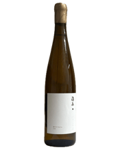  The Starting Point W<br>Riesling 2022  750ML Our estate experienced severe frost in 2022. Fortunately, the Riesling was largely unaffected. The cool growing season resulted in grapes with excellent acidity. Whole clusters underwent fractional pneumatic pressing. After settling and racking in tank, selected yeast was added to initiate alcoholic fermentation. Fermentation lasted 15 days before the wine was separated from the lees for storage. Bottling occurred in June 2023 following fining, stabilization, and filtration.<br>Straw yellow in c