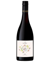 Bec Hardy Wines Shiraz 2020 750ML 2020 was dry with warmer than average temperatures - crops were down considerably this vintage, but this resulted in fantastic quality fruit. With aromas of plums, dark fruits, dried herbs and hints of mint, this is a bright and textura wine with dark berry, plum & subtle spice flavours, complemented by an elegant and lengthy finish.