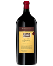  Yalumba The Signature<br>Barossa Valley... 6L An impressive star of the 2018 vintage. Medium deep, dense, red in colour. Cool, fresh aromas of perfumed mints, blueberry, small red berries and red spicy cedar notes. Some leafy aromatics appear as the wine opens up over time. A refined and complex palate that is delightfully fresh with seamlessly integrated oak. Generous red berry fruit is wrapped in finely honed tannins. A medium to full bodied wine with a long, flowing tannin profile. A very refined Signature.