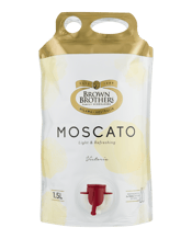  Brown Brothers Moscato<br>Bagnum 1.5l  1.5L A wine with universal appeal, this Moscato is clean with a light straw colour and some youthful green tinges. The nose is lifted with aromas of musk, citrus and freshly crushed grapes.