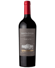  Santa Julia Malbec Cabernet<br>Franc Reserva  750mL A richly elegant red from elevated, cool sites at the foot of the Andes. Slow ripening has ensured magnificent fruit expression and freshness. The addition of 30% cabernet franc to the ubiquitous Argentinian malbec works perfectly. The opulence of the black malbec fruit is enhanced by the fragrant elegance and red and black currant fruit notes of the cab franc. A firm tannin finish ensures a great match with red meat.