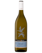  Baily & Baily Silhouette<br>Series Dry White 1l  1L The Silhouette range of wines produced by Baily & Baily reflect the fun loving nature of our approach to wine, we've used the rhyming of Bingo Calls to name our wines. Enjoy No 22, Two Little Ducks.<br><br />This fresh Crisp style, bursting with citrus and passionfruit, provides effortless enjoyment.