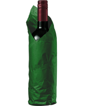  Under Wraps Coonawarra<br>Shiraz 2021  750ML This is everything you'd want in a full-bodied shiraz. Rich, dark and dense, the Hyland features notes of brooding dark fruits that give way to star anise, leather and chocolate, ably supported by French oak. It's structured, intensely flavoured and ready to be drunk now, preferably with a hearty meal of osso bucco.